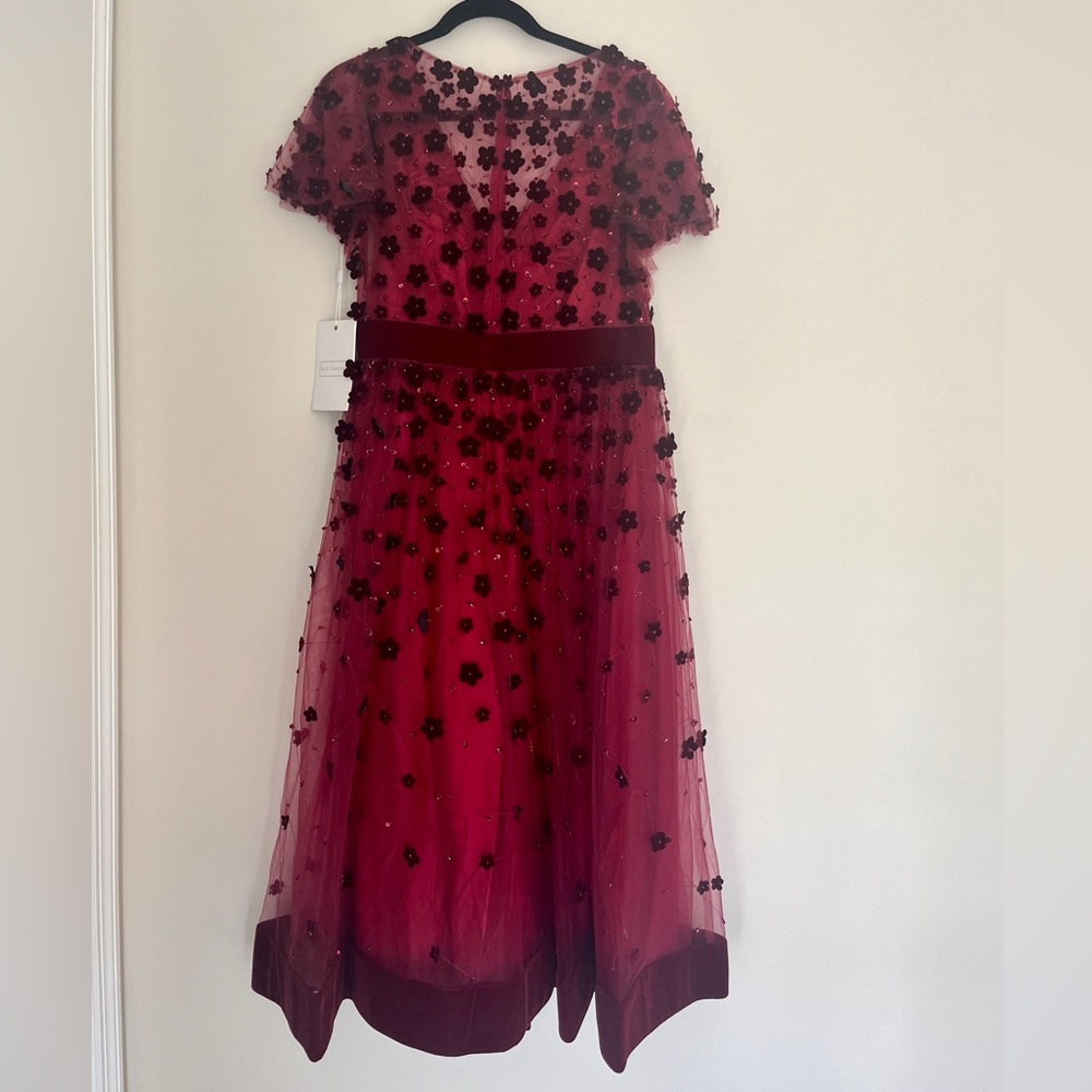 Mac Duggal EMBELLISHED BUTTERFLY SLEEVE VELVET HEM MIDI DRESS - Picture 7 of 7